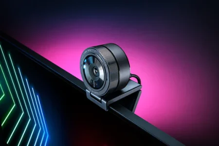 Light Up Your Stream: The Razer Kiyo Webcam Brightens Your Broadcasts!